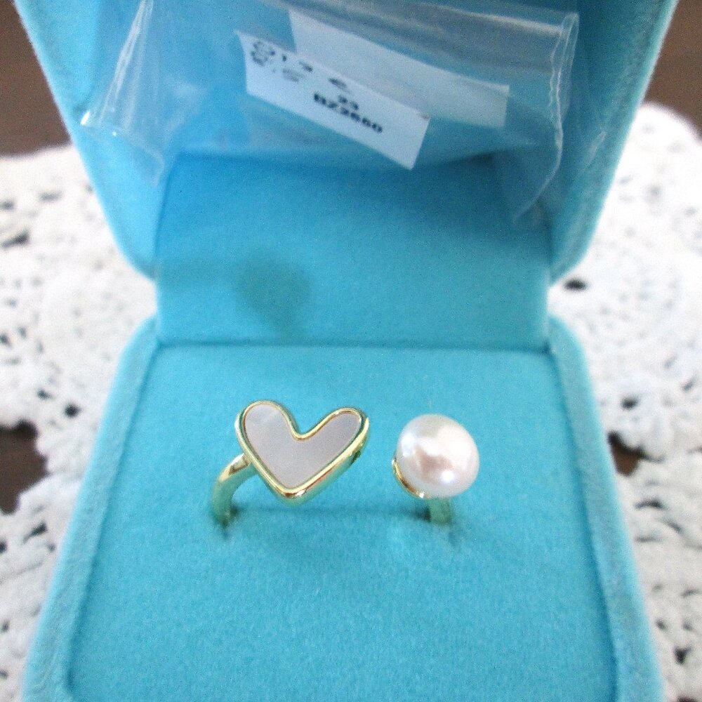 Genuine Pearl & Heart Base Metal Size 8.5